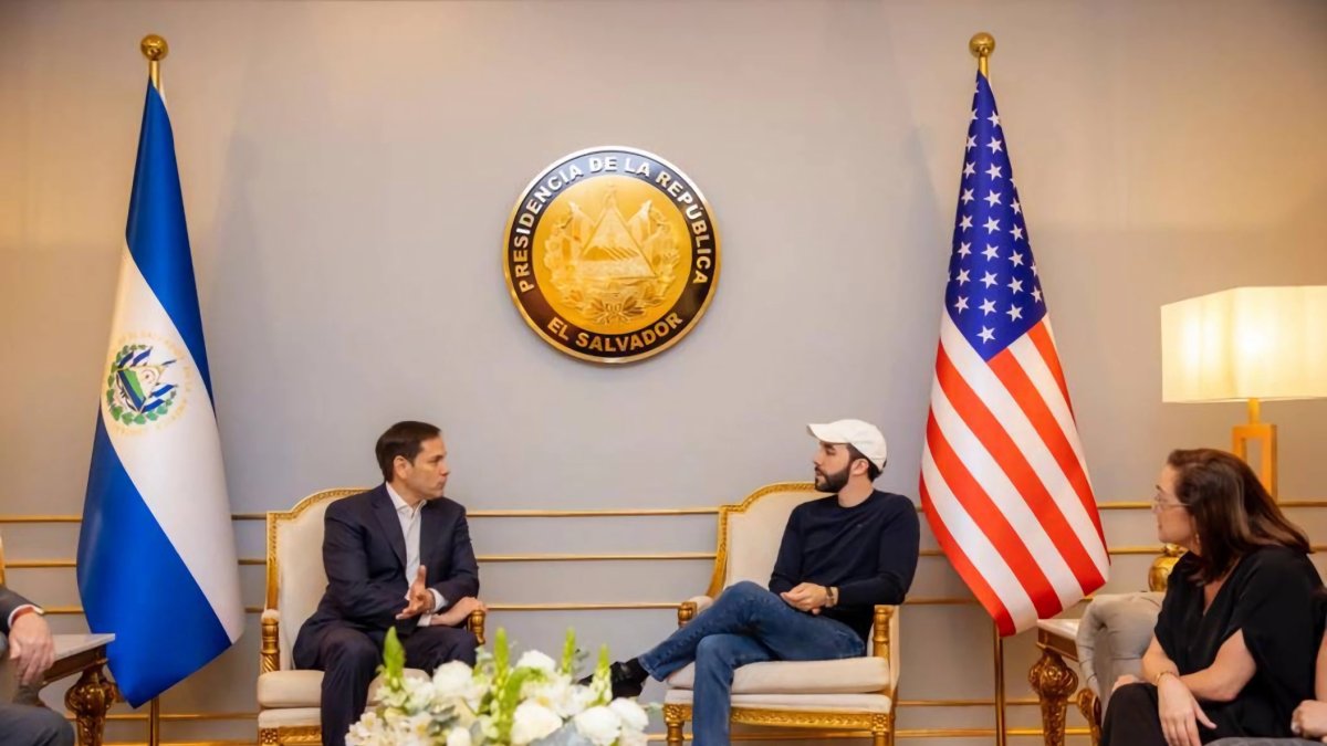 El presidente salvadoreño, Nayib Bukele, recibió en San Salvador al senador republicano Marco Rubio.