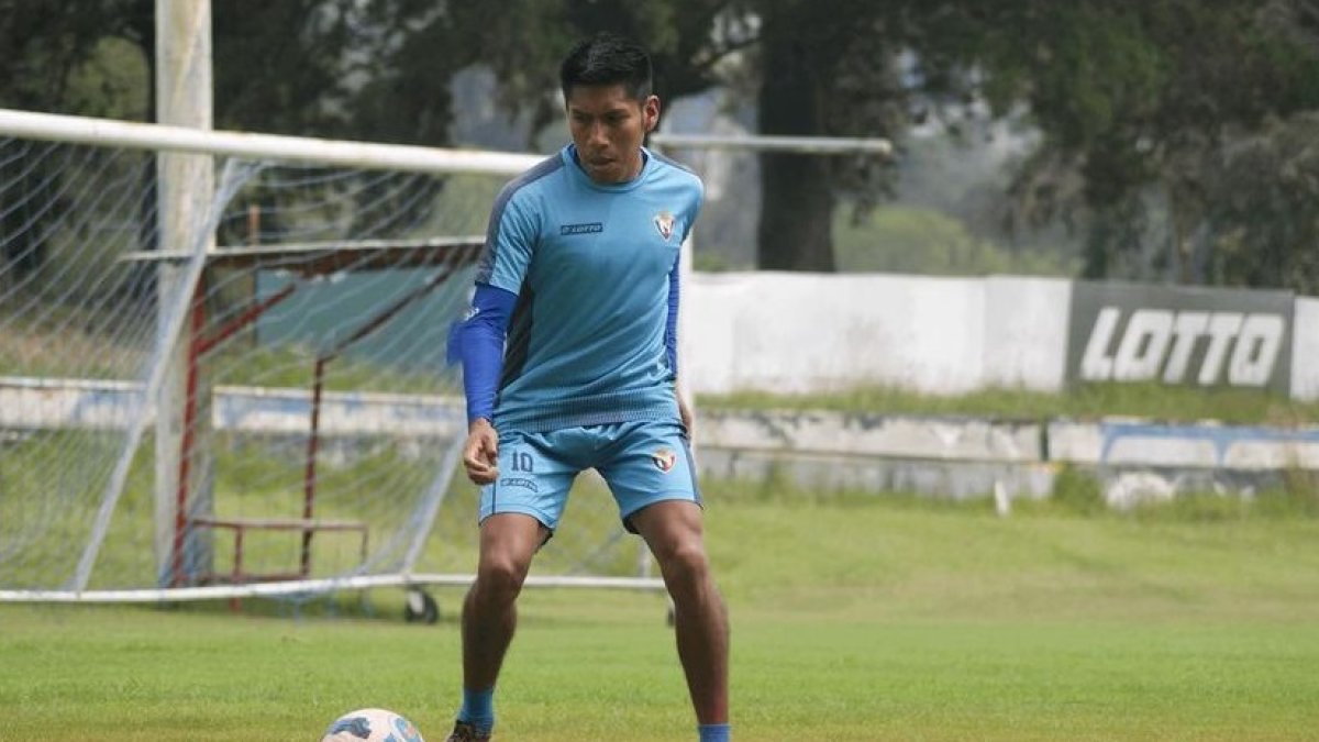 El jugador de El Nacional, Bryan Oña, sufrió de un secuestro express y el robo de su vehículo.