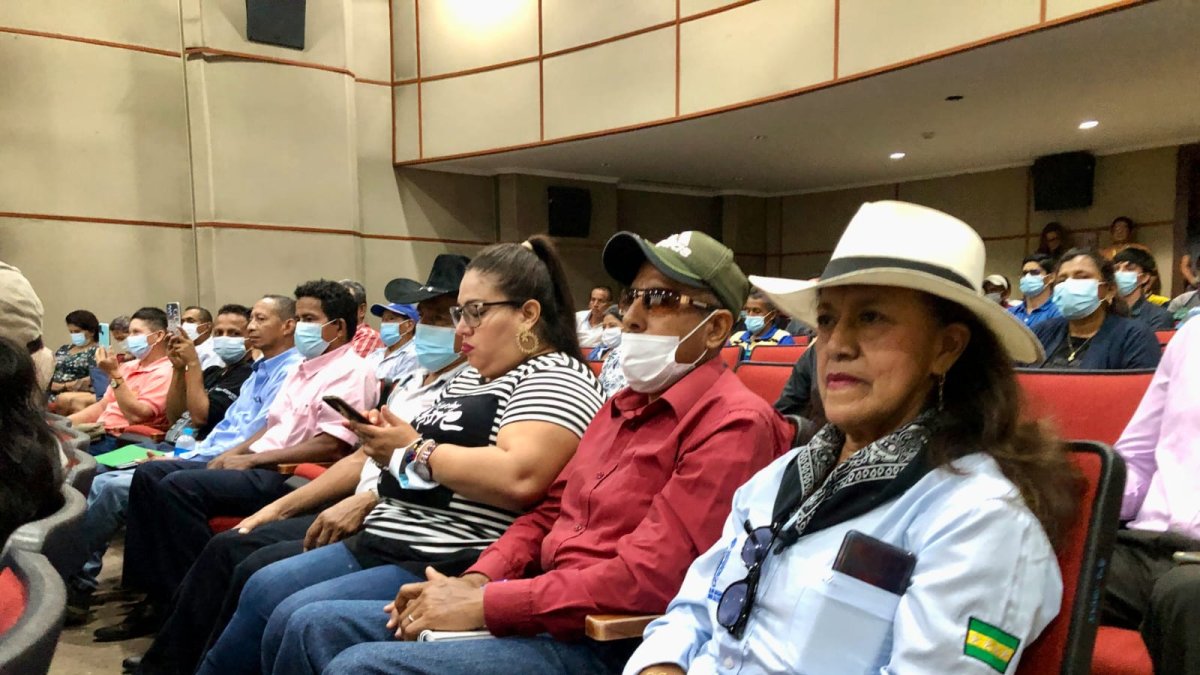 Participantes.- Un grupo de agricultores en la presentación del proyecto para pequeños productores.
