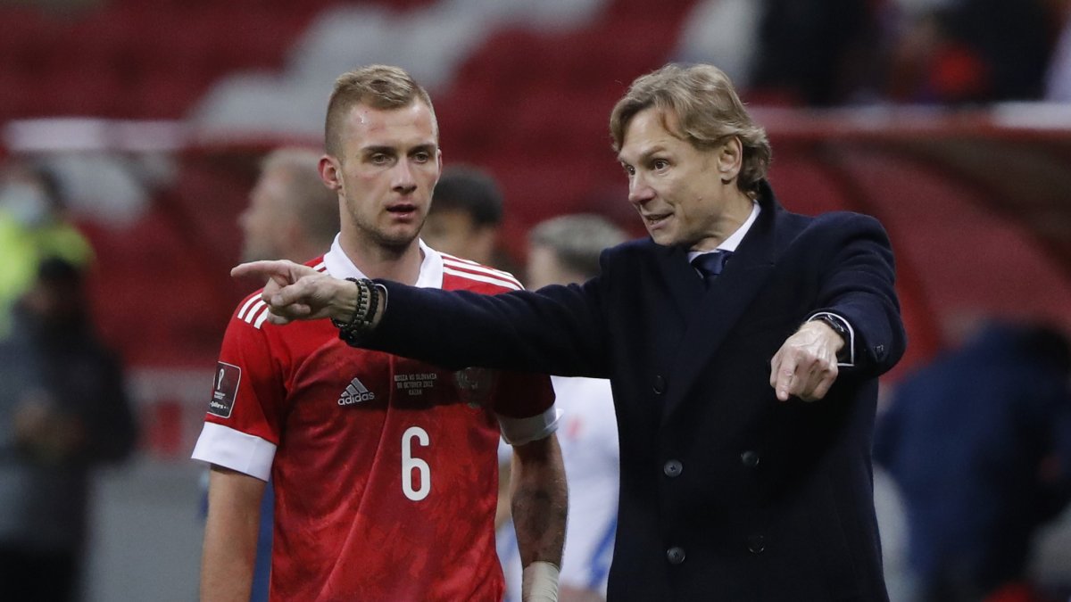 Aunque Karpin ha  demostrado la mejor actitud, los resultados para él y su equipo no lo han acompañado.