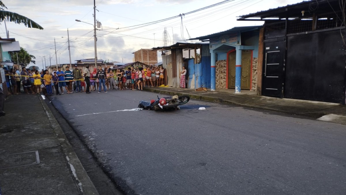 En el levantamiento del cuerpo, la Policía encontró un arma