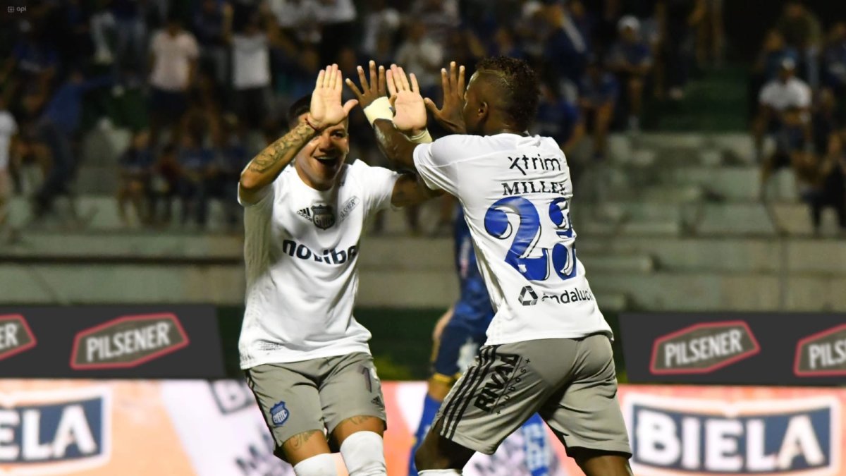 El encuentro arrancó con emociones de lado y lado.