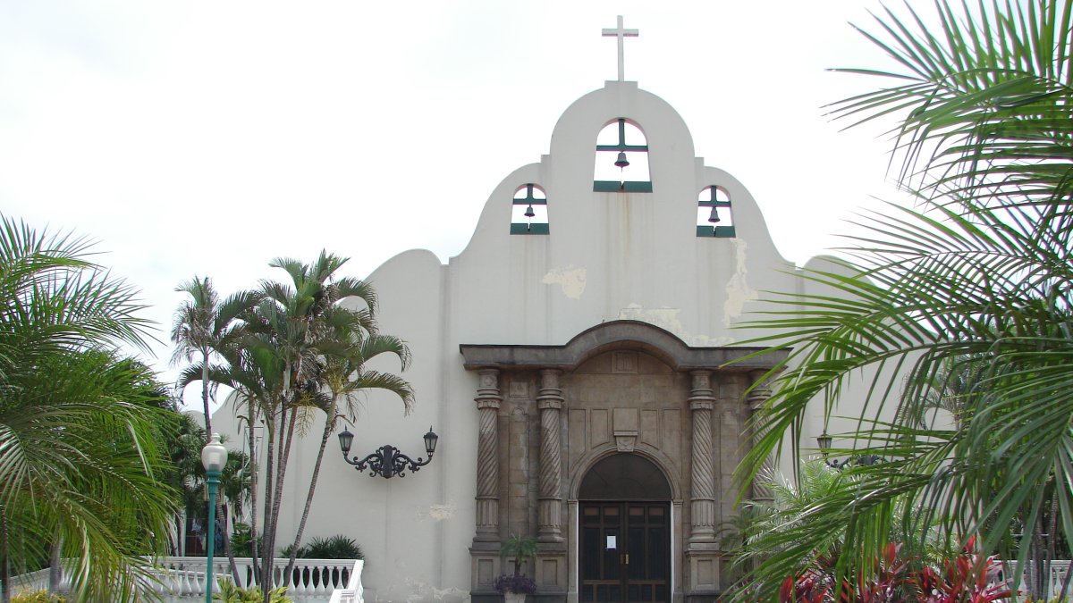 Fachada de la iglesia Santa Teresita, de Entre Ríos.