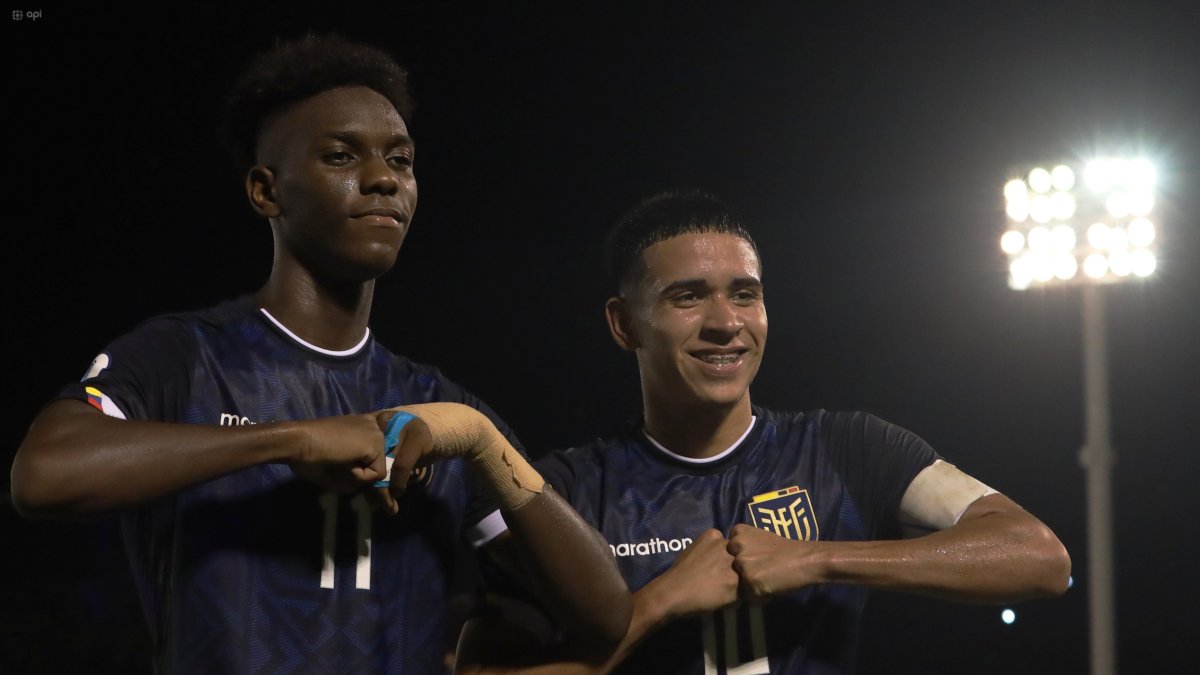 Allen Obando (i) y Kendry Páez son los más destacados de la sub-17 de Ecuador.