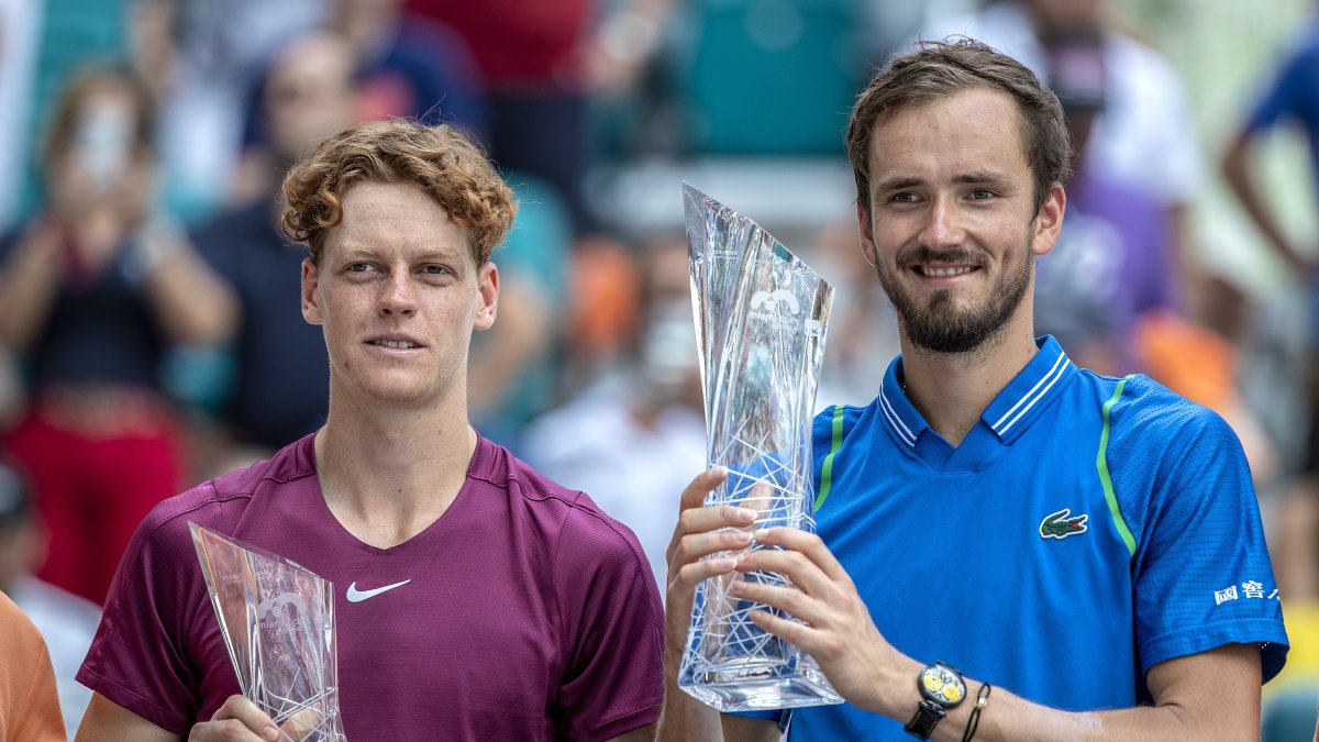 Daniil venció a Sinner por 7-5 y 6-3 en una hora y 34 minutos.