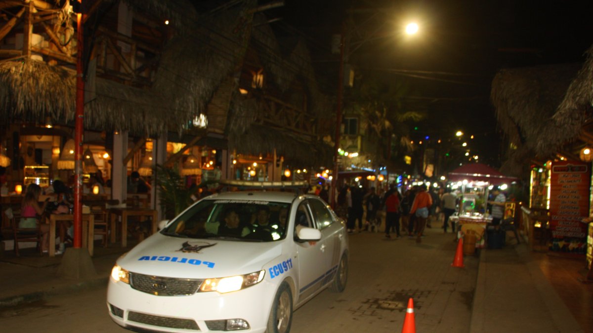 Los restaurantes, bares y discotecas de los balnearios de Santa Elena se dicen afectados con el nuevo toque de queda.