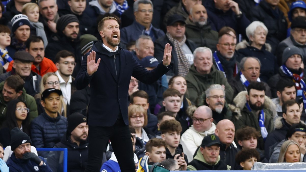 Graham Potter perdió 2-0 en su último partido con el Chelsea ante el Aston Villa.