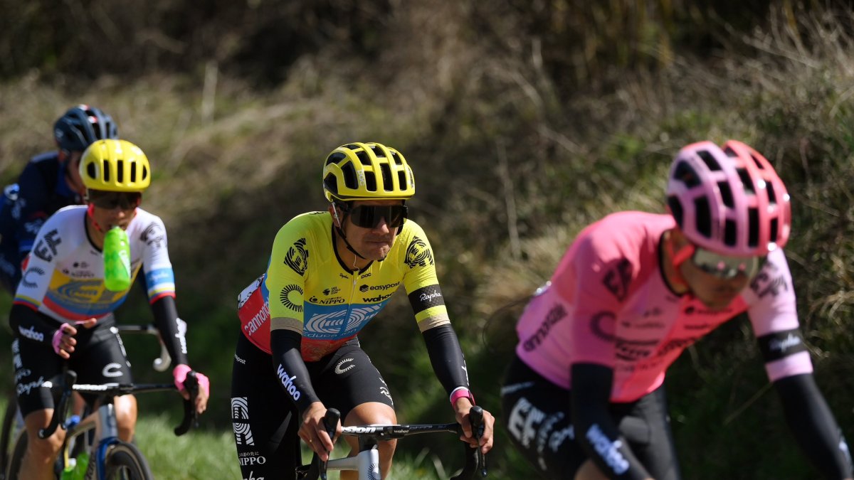 Richard Carapaz tuvo una buena jornada en la  Itzulia Basque Country