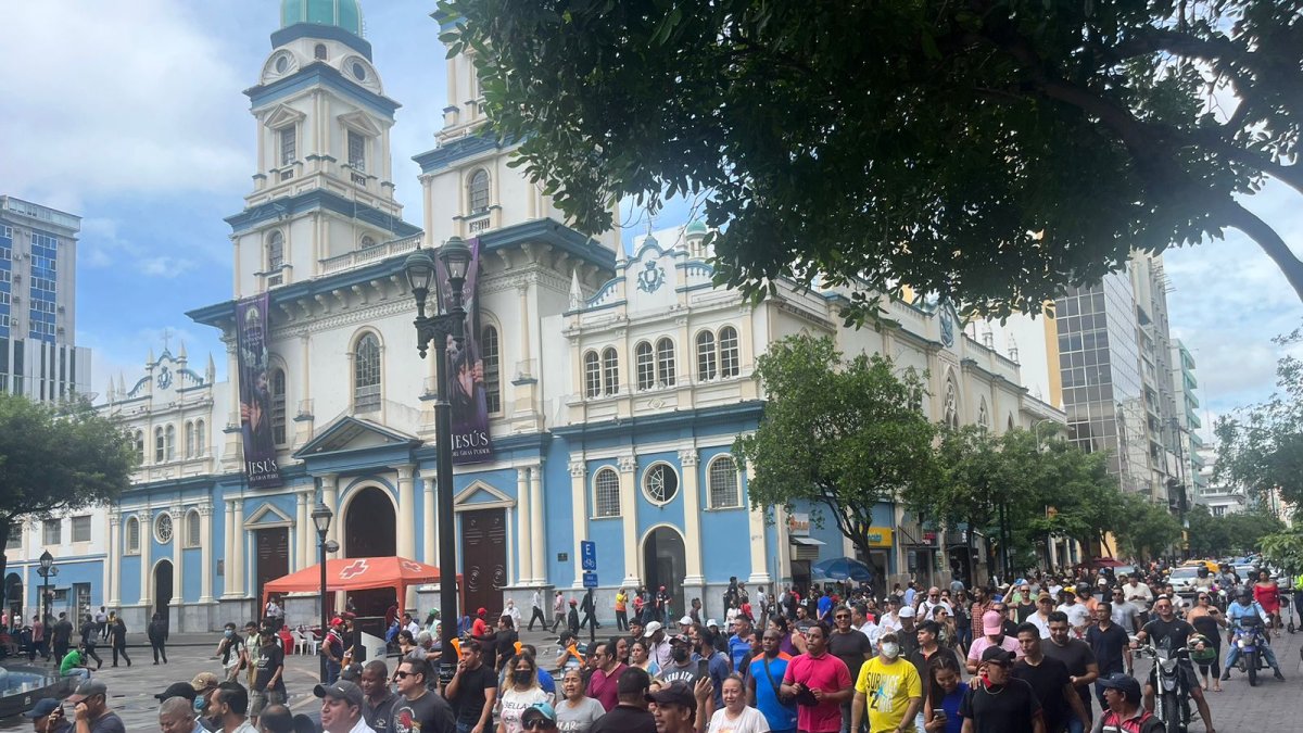 Los representantes del gremio se concentraron en la Av. 9 de Octubre