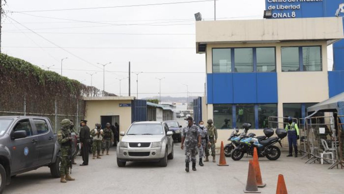 Unidades militares y del Grupo Especial de Acción Penitenciaria ingresaron al recinto carcelario