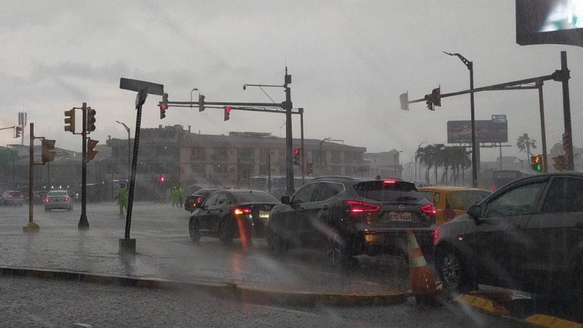 Situación. Este es el estado de una vía del norte de la ciudad.