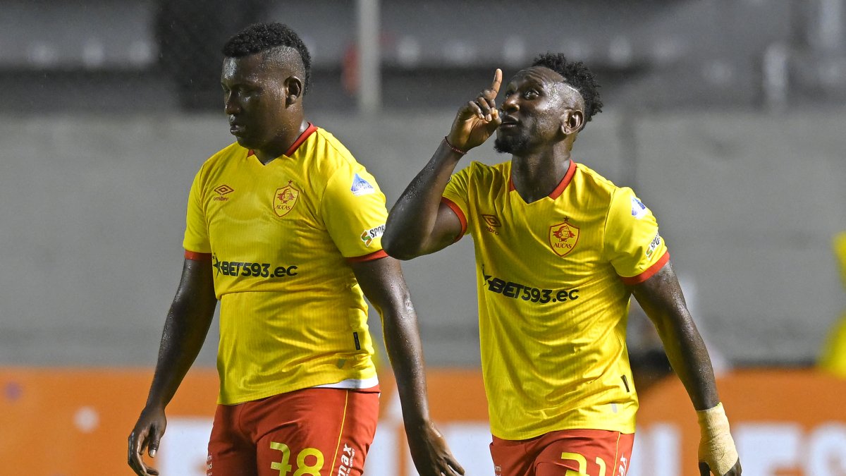 Erick Castillo fue el referente del partido al anotar el primer gol.