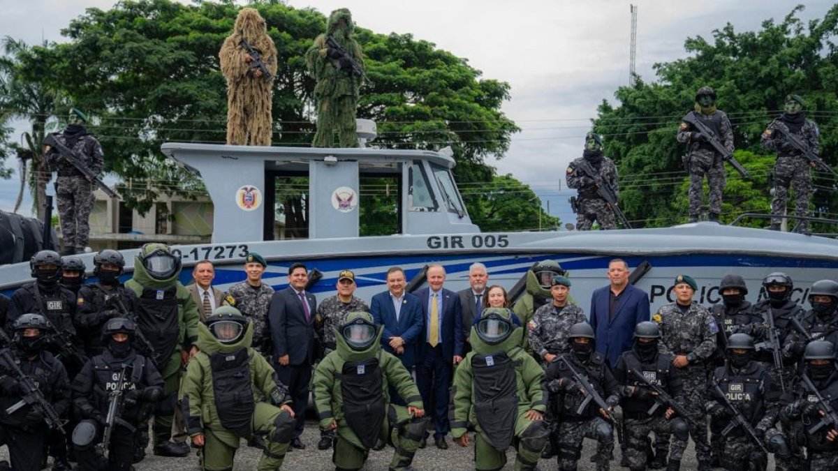 Donación. Los implementos fueron entregados en una ceremonia que se realizó el miércoles tarde.