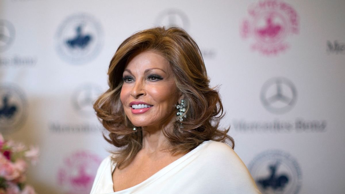 La enfermedad que aquejó a Raquel Welch acabó también con la vida de otros grandes como Charlton Heston, Charles Bronson y Ronald Reagan.