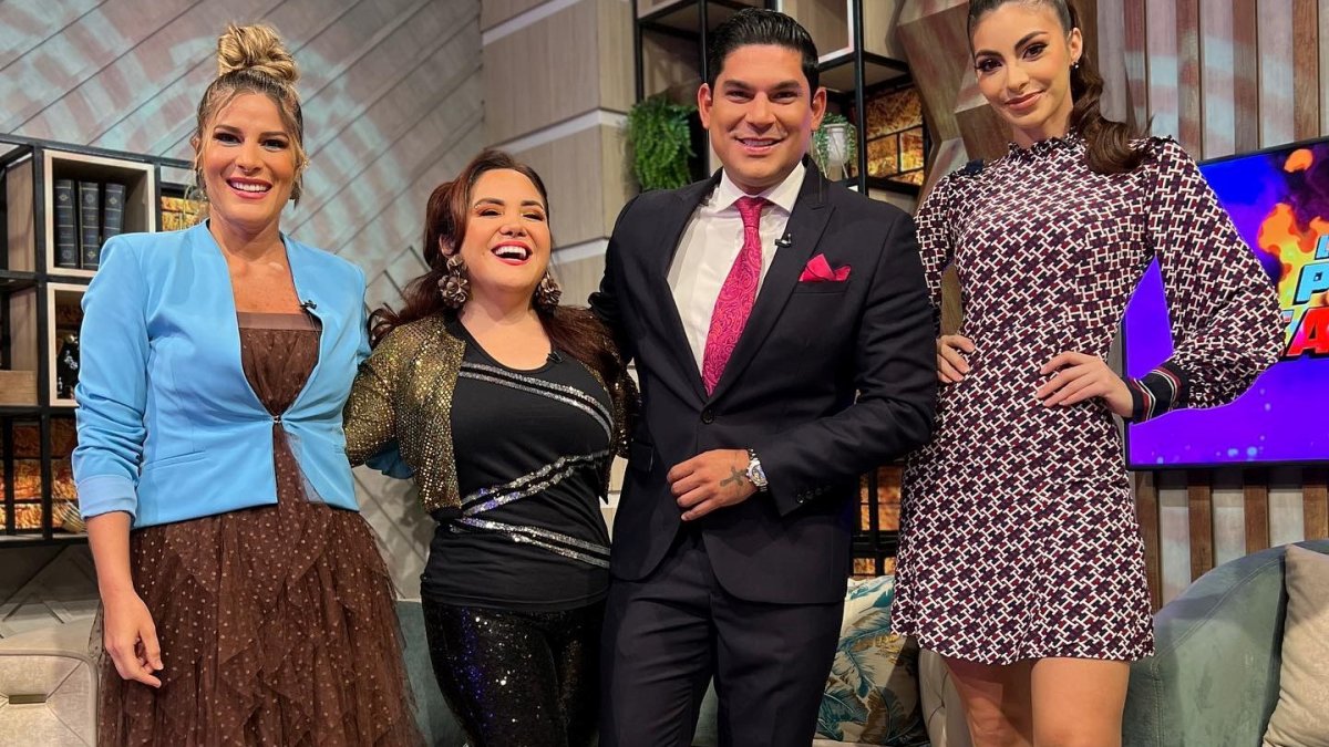 Emilio con Gaby Díaz, Claudia Camposano y Virginia Limongi.