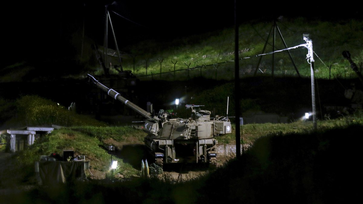 El Ejército israelí informó del disparo de 34 cohetes desde el Líbano hacia su territorio.