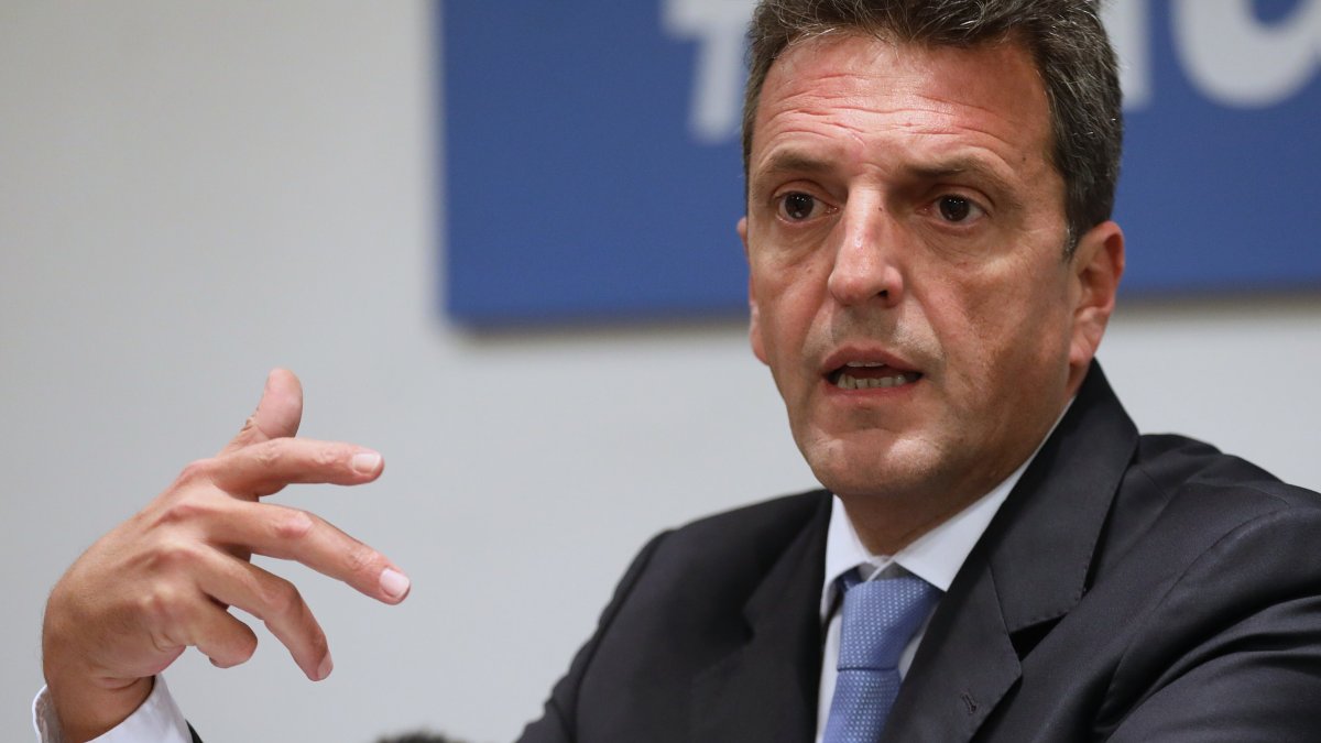 El ministro de Hacienda argentino, Sergio Massa, comunicó la medida.