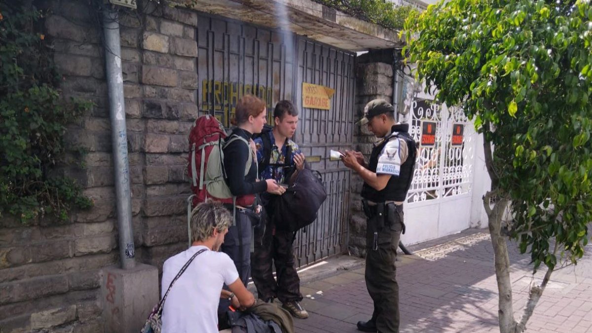 Riesgos. Turistas prefieren pedir información a la Policía Nacional por seguridad.