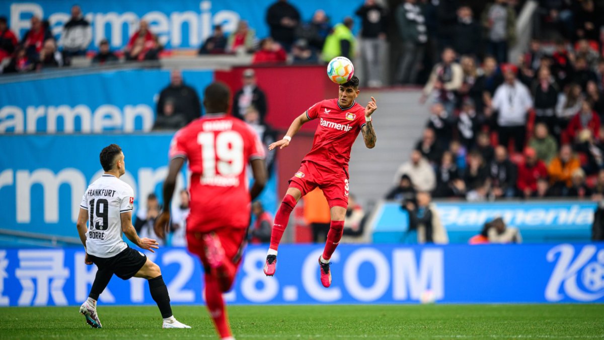 Piero Hincapié fue titular en la victoria y jugó como carrilero hasta el minuto 88.