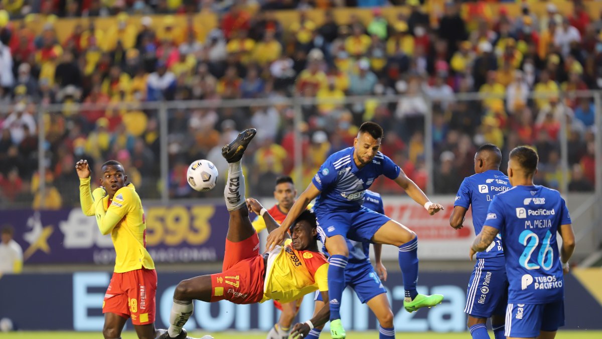 El 11 de septiembre de 2022 al Bombillo se le escapó la victoria en su última visita al estadio Gonzalo Pozo Ripalda. 