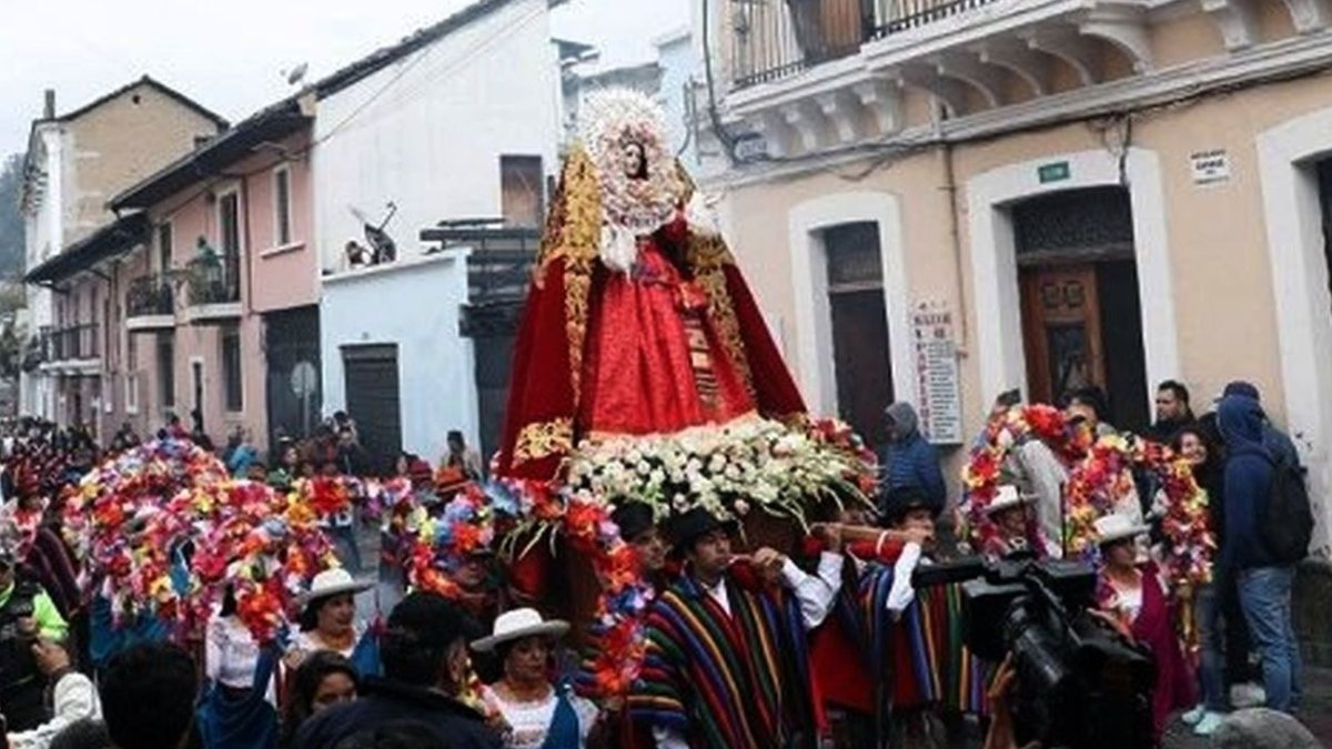 Recorrido. Los participantes se movilizaron por toda la parroquia.