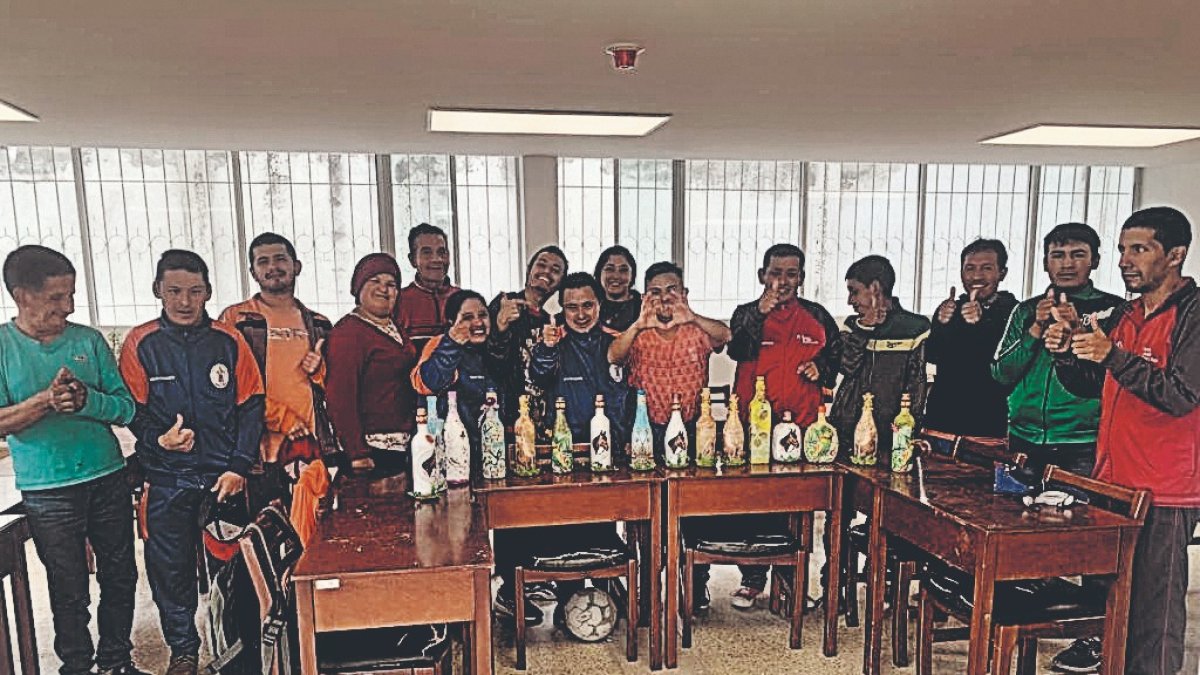Taller. Los participantes exhiben sus trabajos