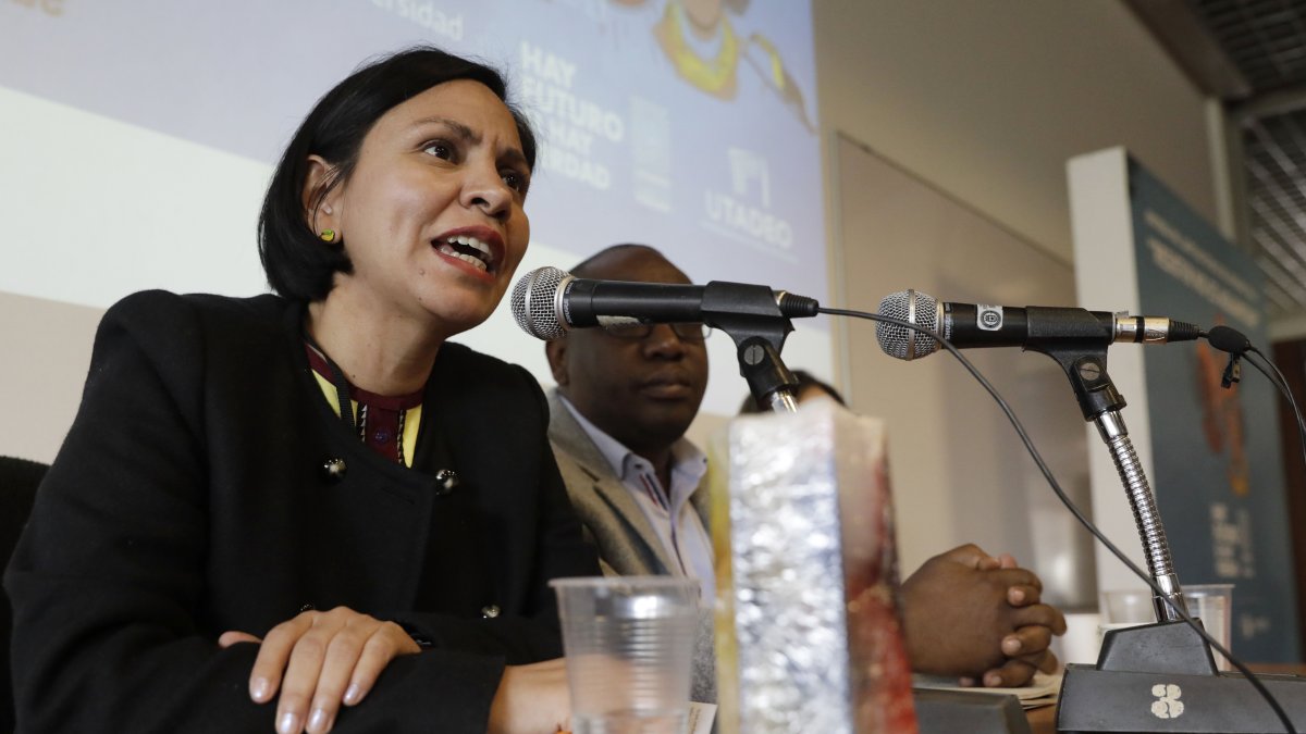 Fotografía de archivo en la que se registró a la directora de la Unidad para la Atención de Víctimas del conflicto armado en Colombia, Patricia Tobón, en Bogotá (Colombia).