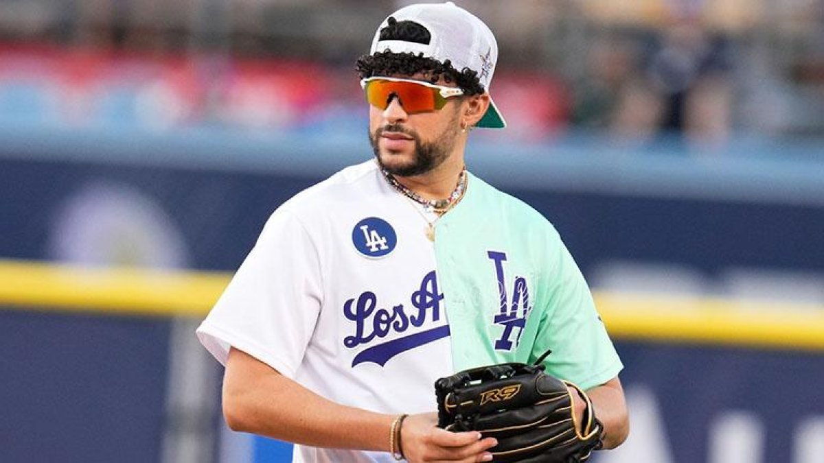 Bad Bunny contribuirá al desarrollo del béisbol en su país.
