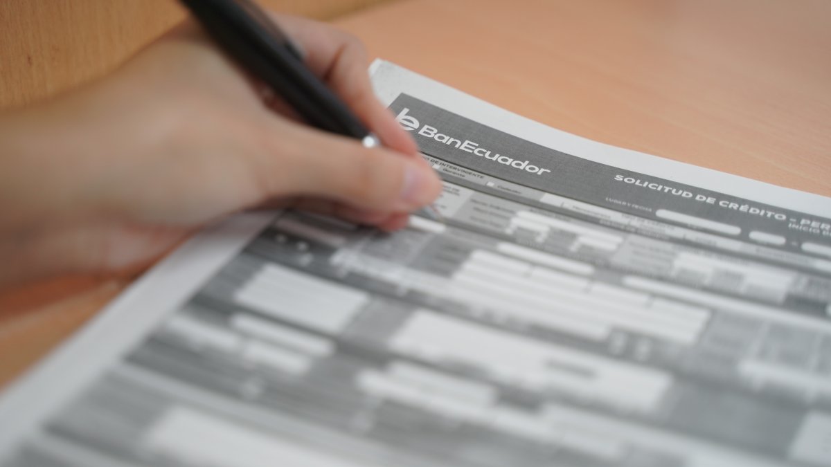 Los beneficiarios de este mecanismo son las personas naturales que mantengan sus deudas vencidas entre el 1 de enero del 2020 al 30 de junio del 2022.