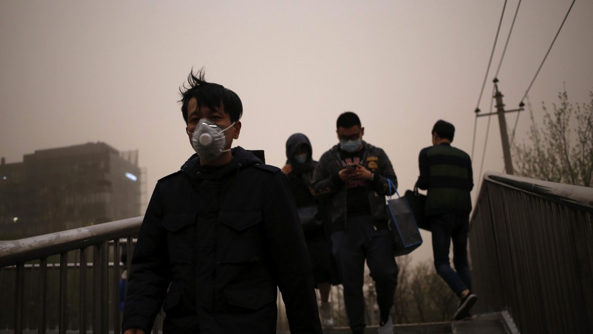 Las tormentas se originaron en Mongolia y se desplazaron desde última hora del lunes en dirección sureste, entrando en China.