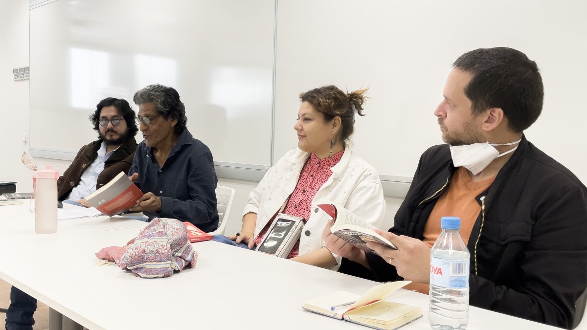 De izquierda a derecha, los escritores ecuatorianos Ernesto Carrión, Jorge Martillo, Andrea Crespo y Eduardo Varas, en Madrid.