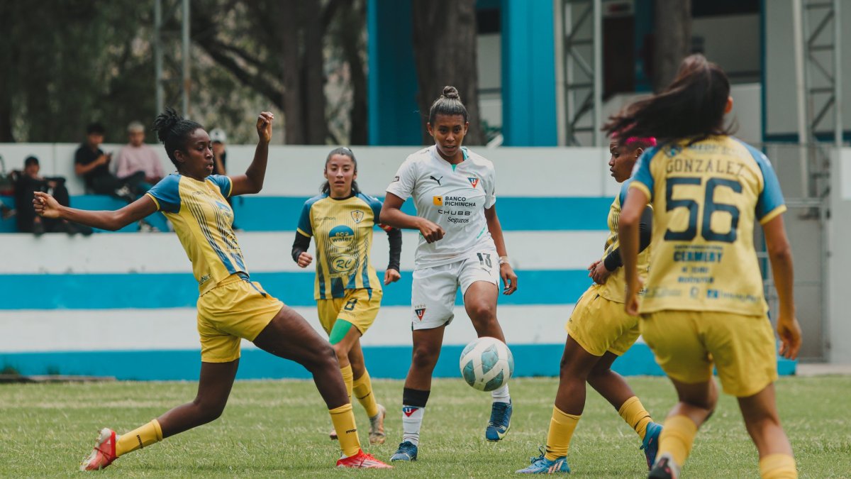 Los equipos estaban listos para el inicio de la quinta edición de la Superliga femenina.