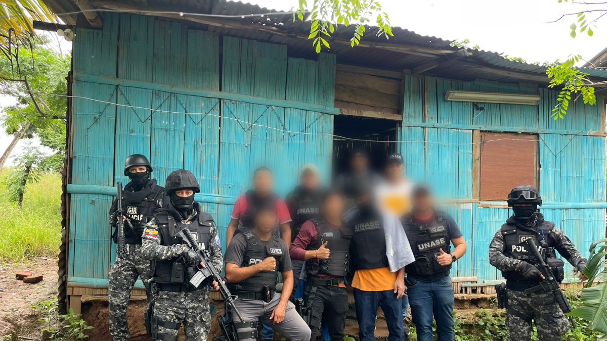 El hombre fue rescatado de una vivienda, en el sector de Flor de Bastión.