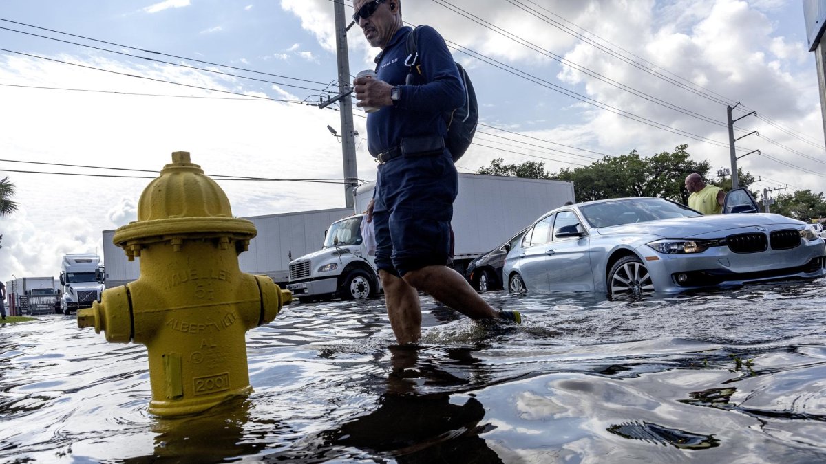 Vista de las inundaciones de Fort Lauderdale, Florida, este 13 de abril de 2023.