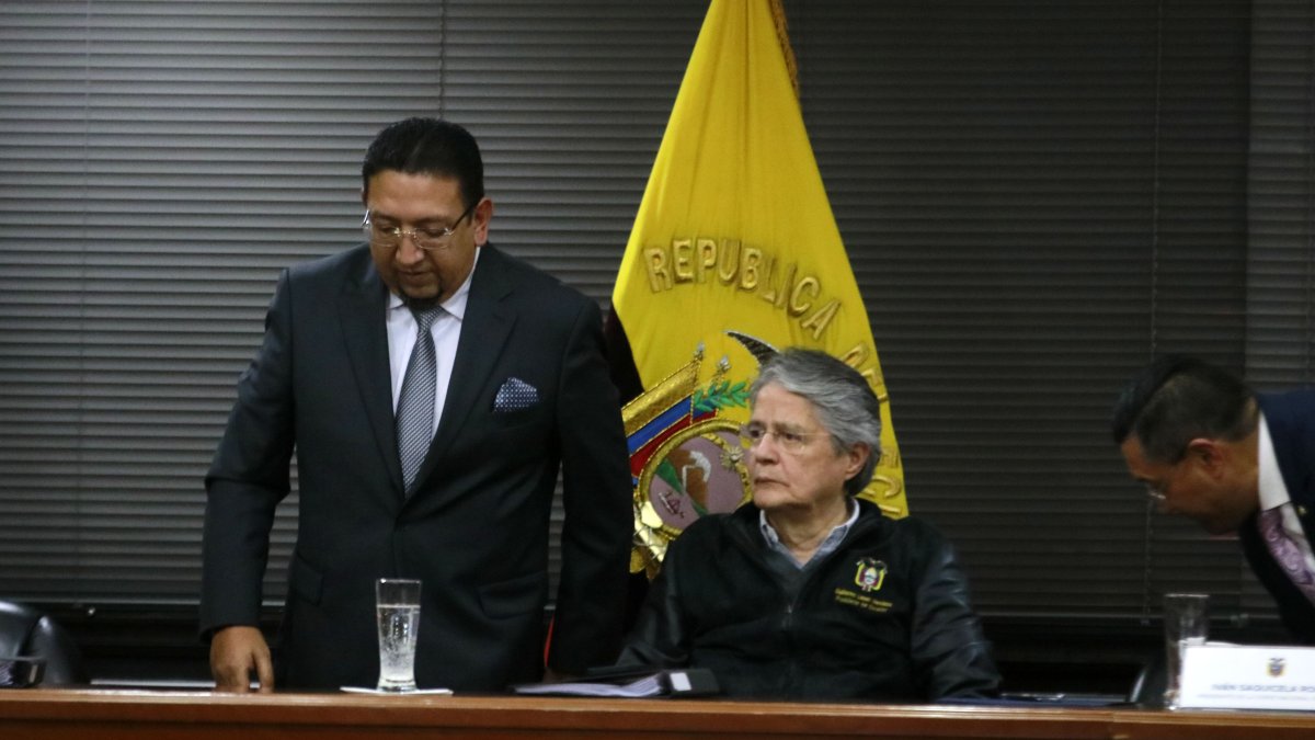 En la mesa de seguridad, las discrepancias entre las autoridades se expresaron con los gestos.