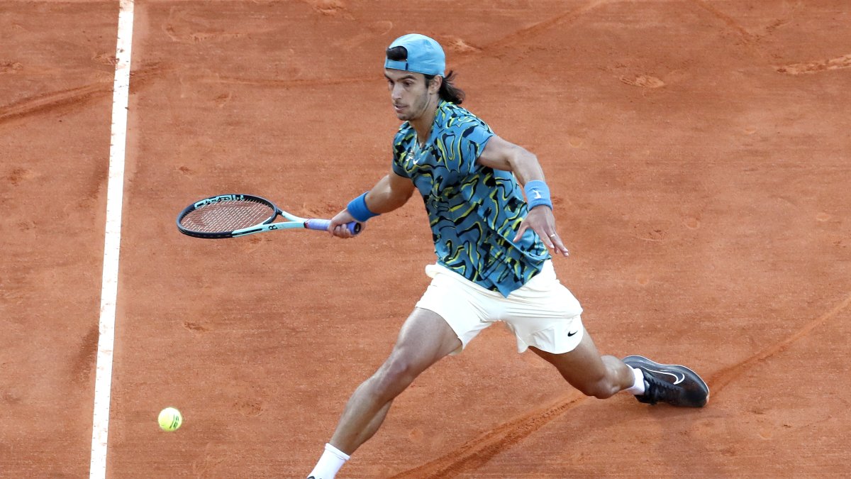 Musetti, de apenas 21 años de edad, empezó su carrera profesional en 2019. En enero de este año alcanzó su mejor ranking ATP: # 18.
