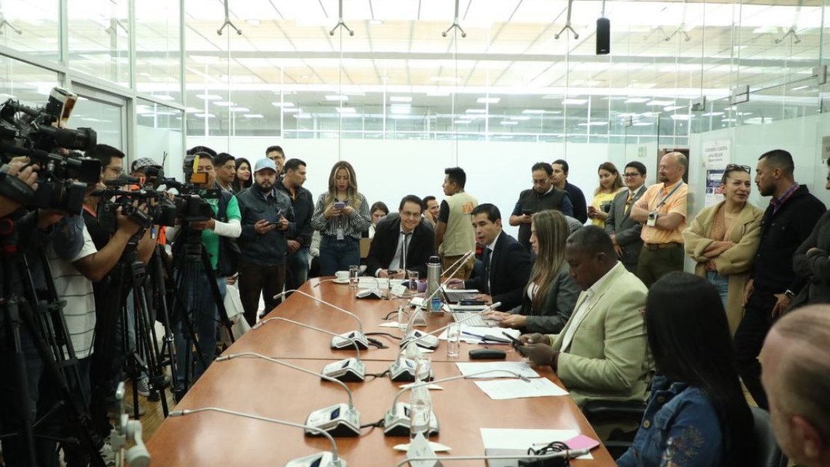 Ambiente. En una tensa sesión, Fiscalización conoció las pruebas que fueron remitidas por la defensa de Lasso.