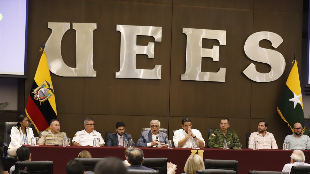 1. Mesa técnica. El jueves 13 de abril se realizó una mesa técnica que contó con la participación del alcalde Yúnez. La preocupación en los participantes era evidente.