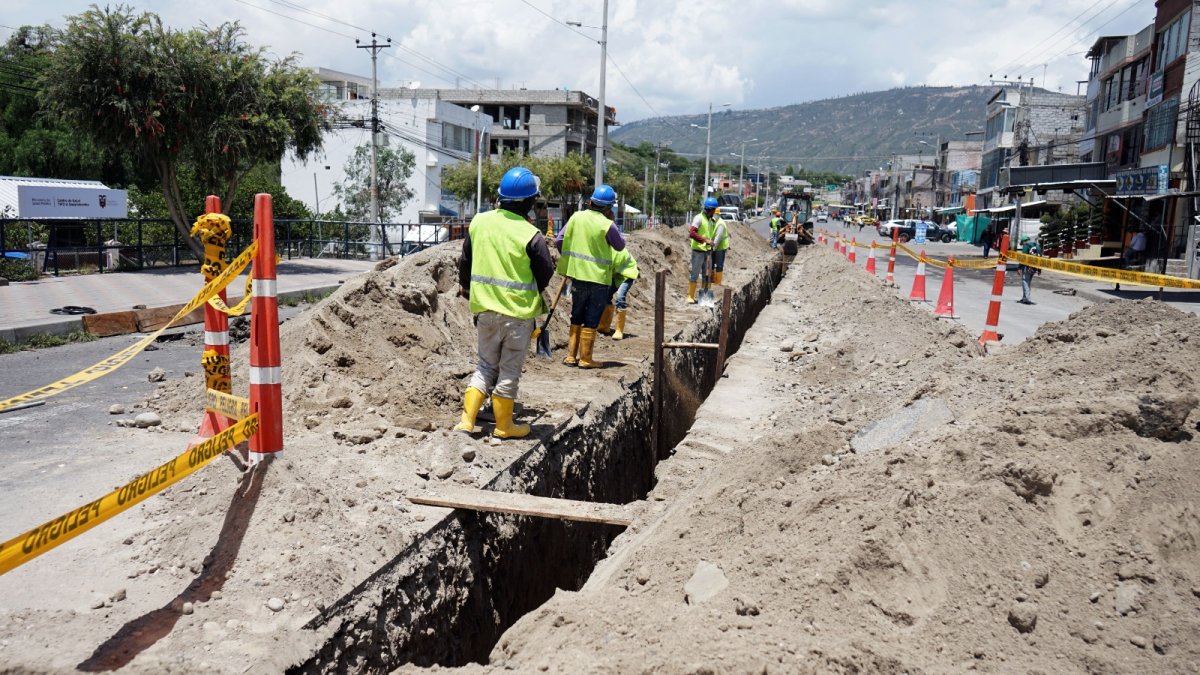 Ampliación. La construcción de interceptores, que son tuberías más grandes que reciben toda el agua de alcantarilla, ayudará a que las descargas sean unificadas.