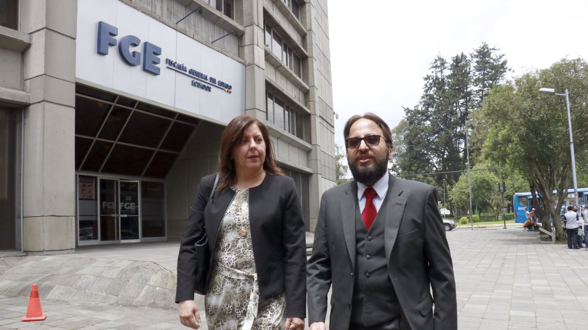 Caso. Pilar Ferri acompañada de su abogado José Luis Guerrero.