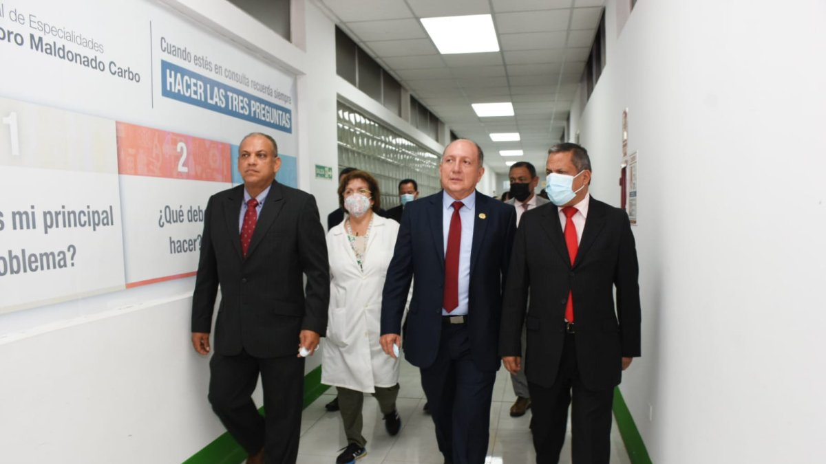 El nuevo gerente del Hospital Teodoro Maldonado Carbo, del IESS, Mac Mera Cárdenas.