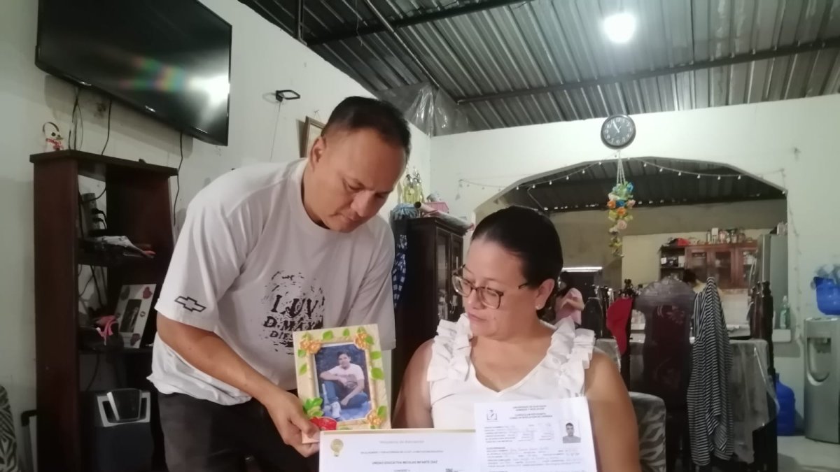 Nostalgia. Los familiares de la víctima recuerdan con tristeza el asesinato producto de una bala perdida
