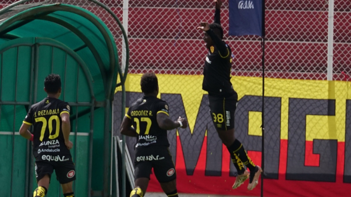 Toda la alegría de los auquita y su goleador Jhon Cifuente por los aires, volvieron a ganar, ahora Técnico Universitario se quedó sin puntos.