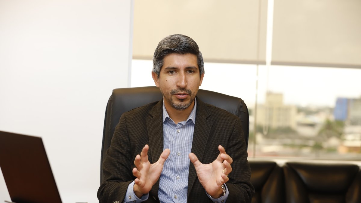 Autoridad.- El director del Servicio de Rentas Internas, Francisco Briones.