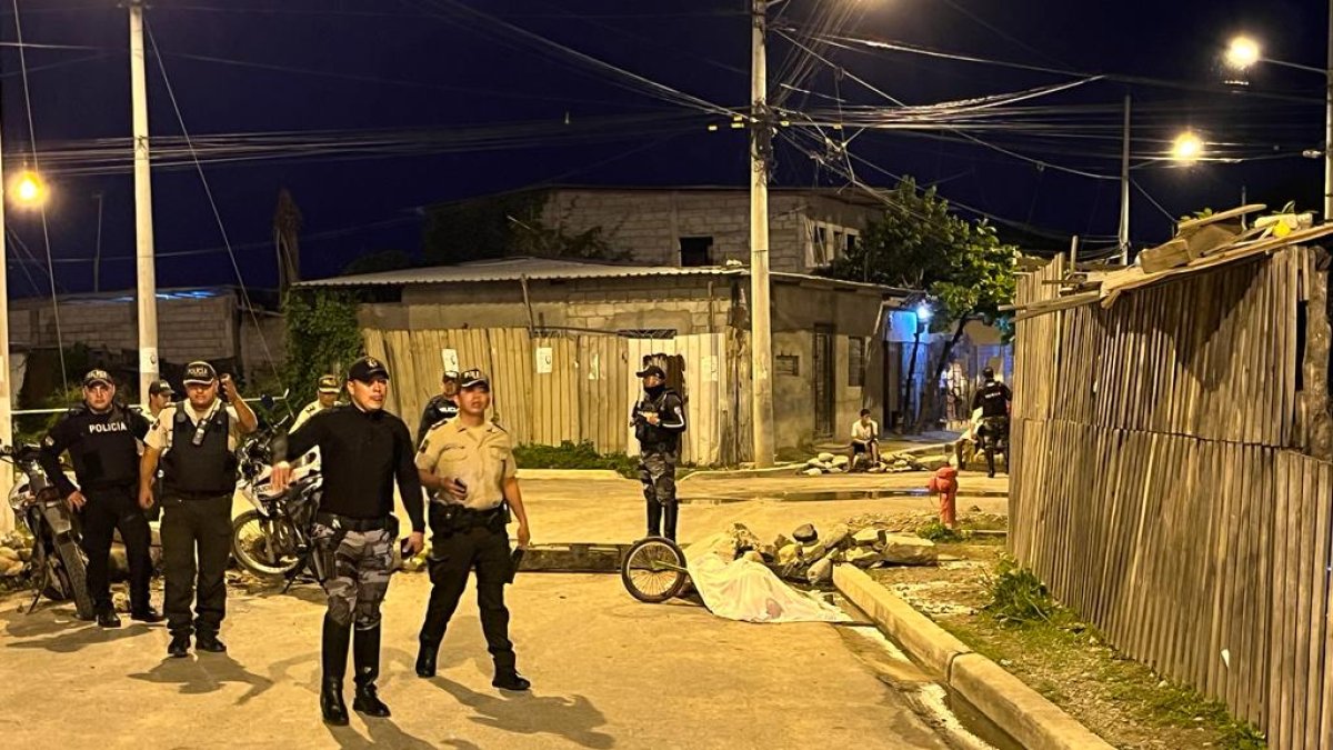 La Policía realizó el levantamiento de los cadáveres