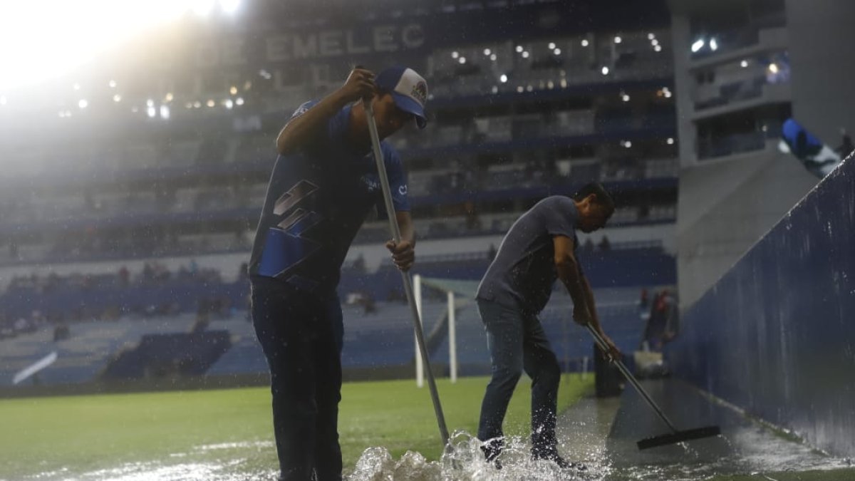 Se suspende el partido por mal tiempo