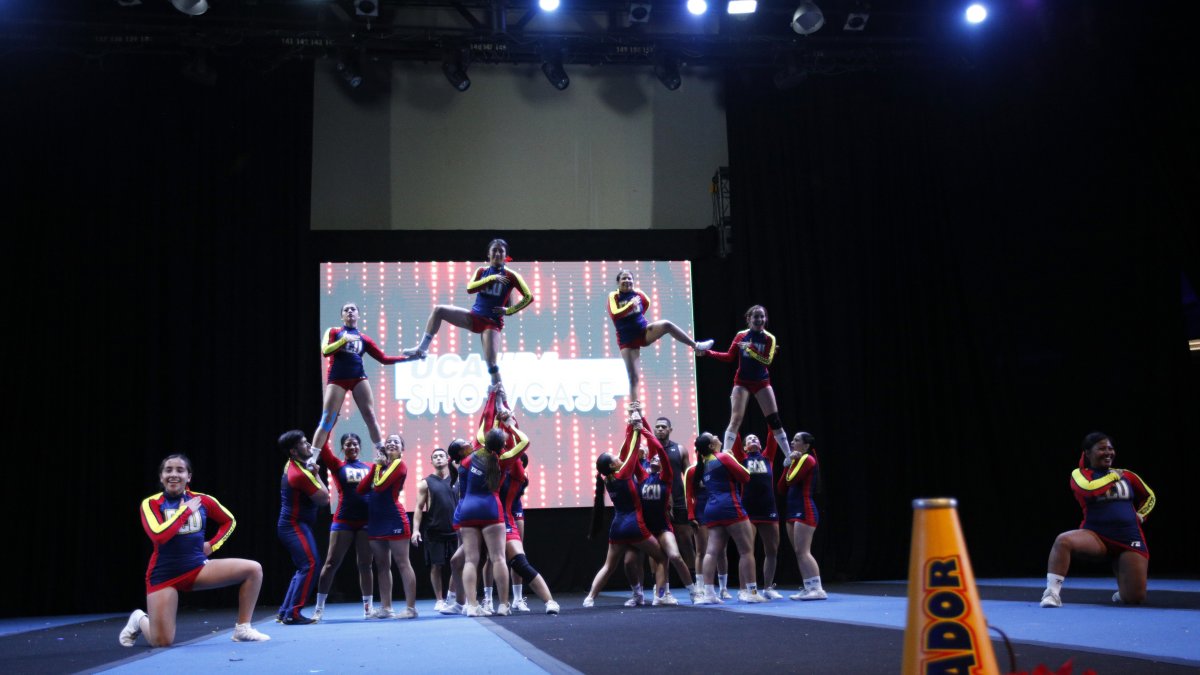 Equipo de cheerleading que representará a Ecuador en Orlando - Florida.