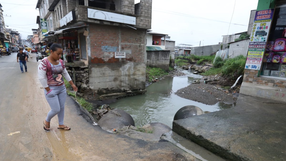 Zanja en la que se ahogó taxista Douglas Marcillo Chavarria.