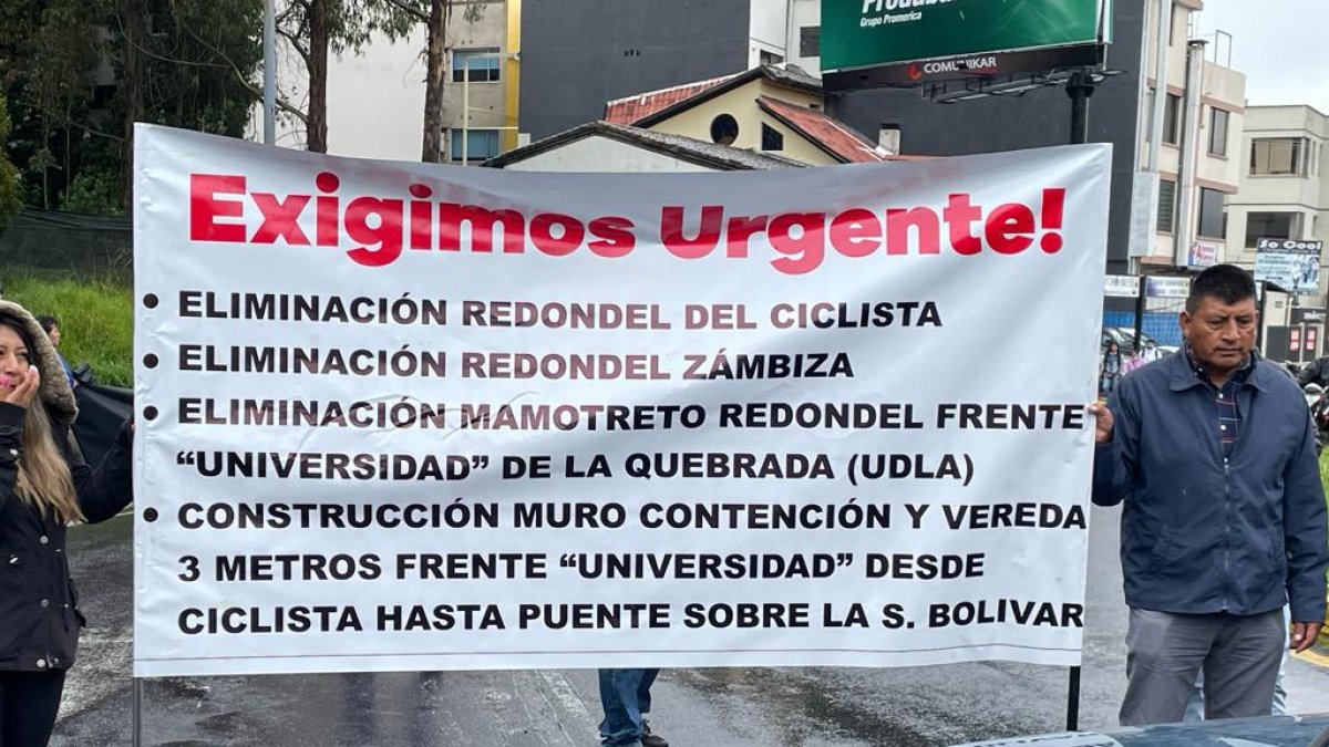 Lucha. Los moradores de Nayón se levantaron para protestar por la congestión en el redondel de El Ciclista