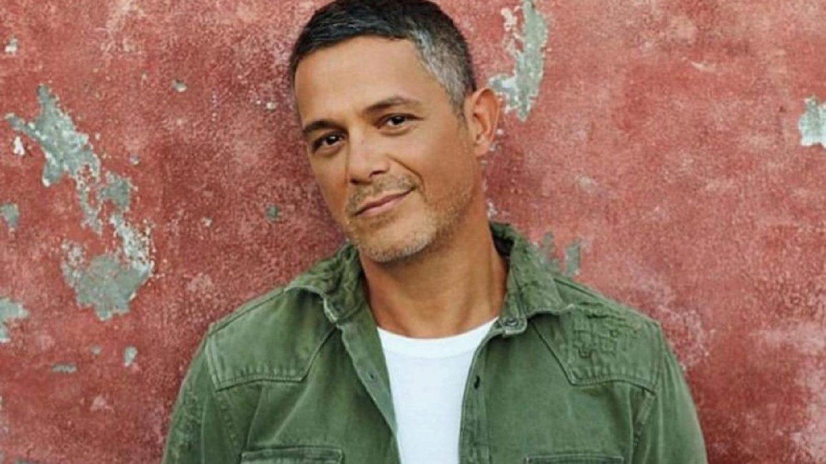 Alejandro Sanz mantiene su vigencia en el público. Su carrera abarca más de tres décadas sobre los escenarios y los estudios de grabación.